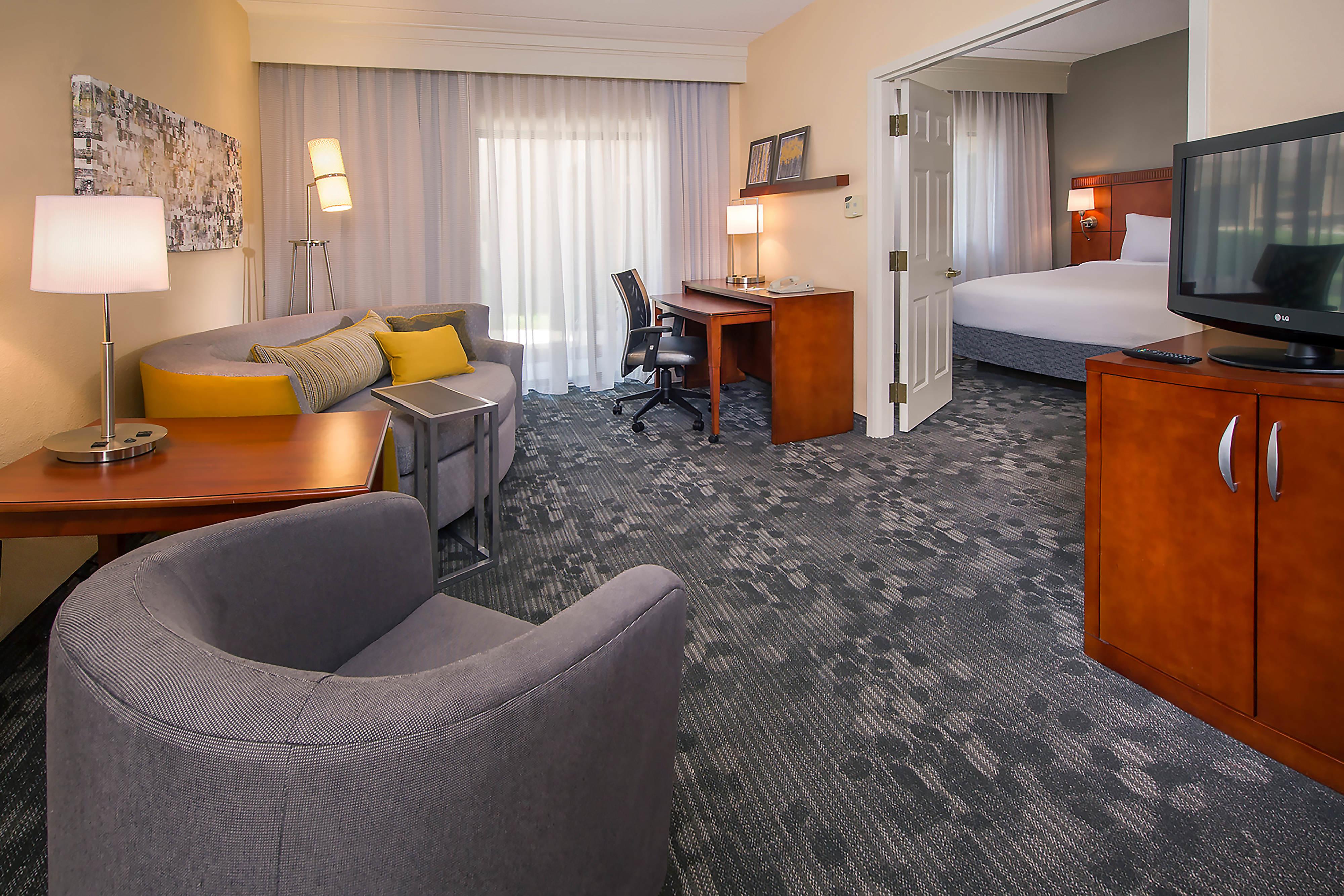 COURTYARD BY MARRIOTT CHARLOTTE UNIVERSITY RESEARCH PARK HOTEL 3⋆ ...